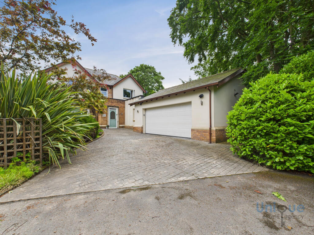 Holmefield Avenue,  Thornton-Cleveleys, FY5