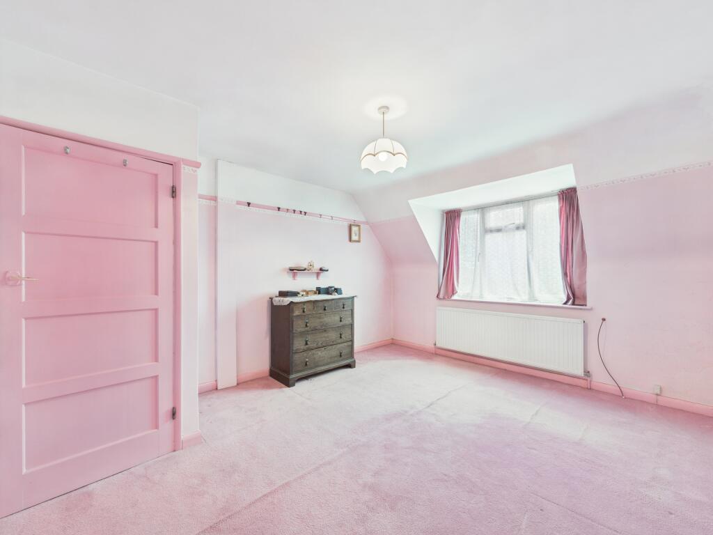 CAM01354G0-PR0480-STILL010