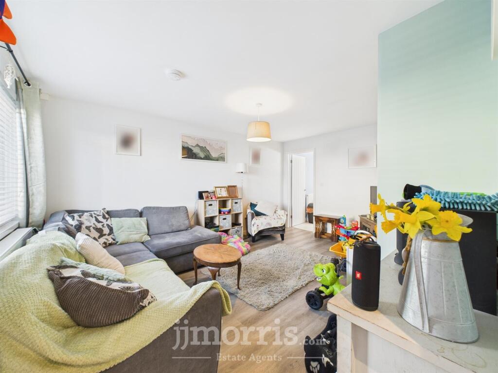 Sitting/Dining Room