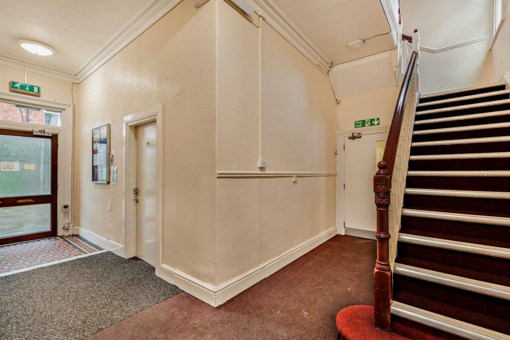 8579494-interior03-800.jpg
