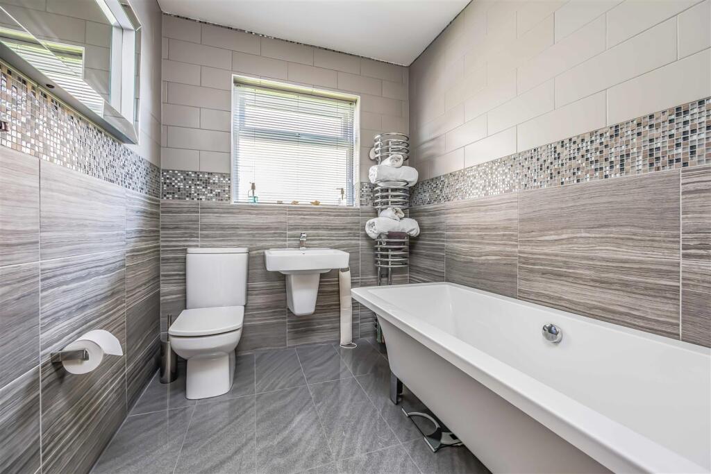 15 Sinah Lane, Hayling Island-Small-PorticoMarketi