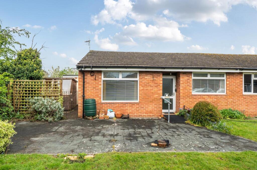 5 Palmer Drive, Lutterworth (2).jpg