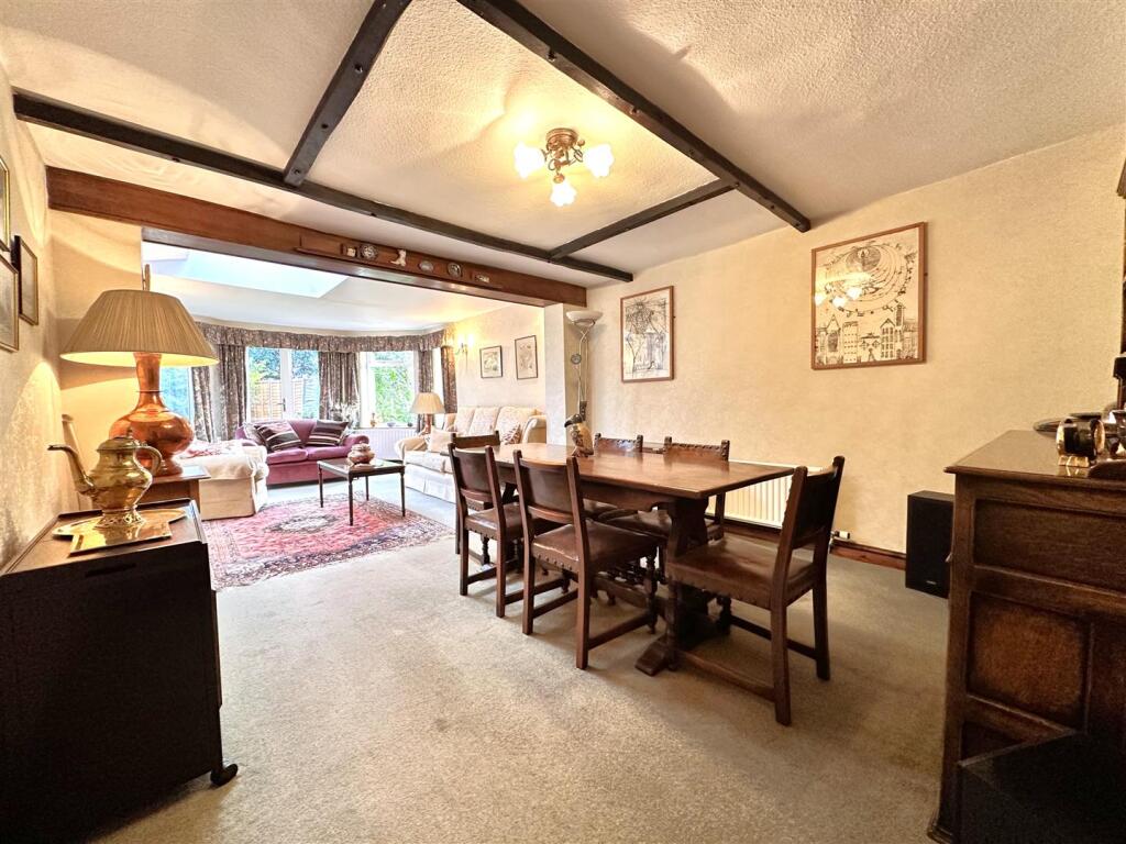 OPEN-PLAN Sitting/Dining Room 506