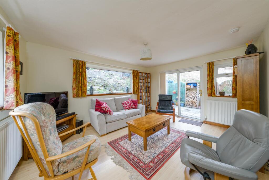 The Blue House Cowdrait-11.jpg