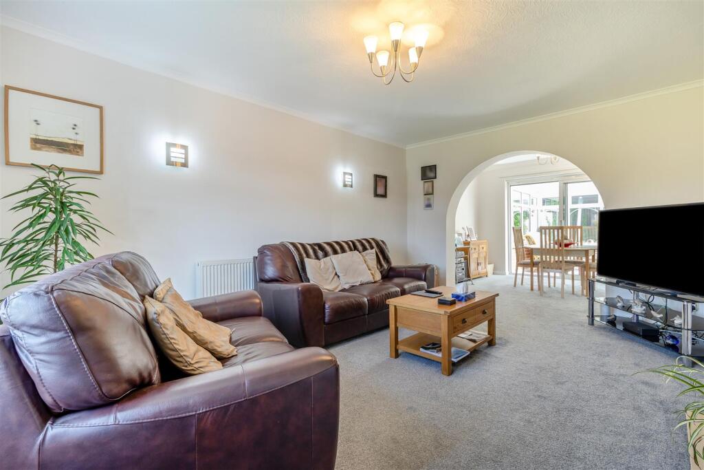 8646417-interior03.jpg