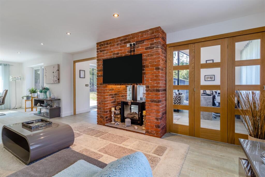 8646070-interior32.jpg