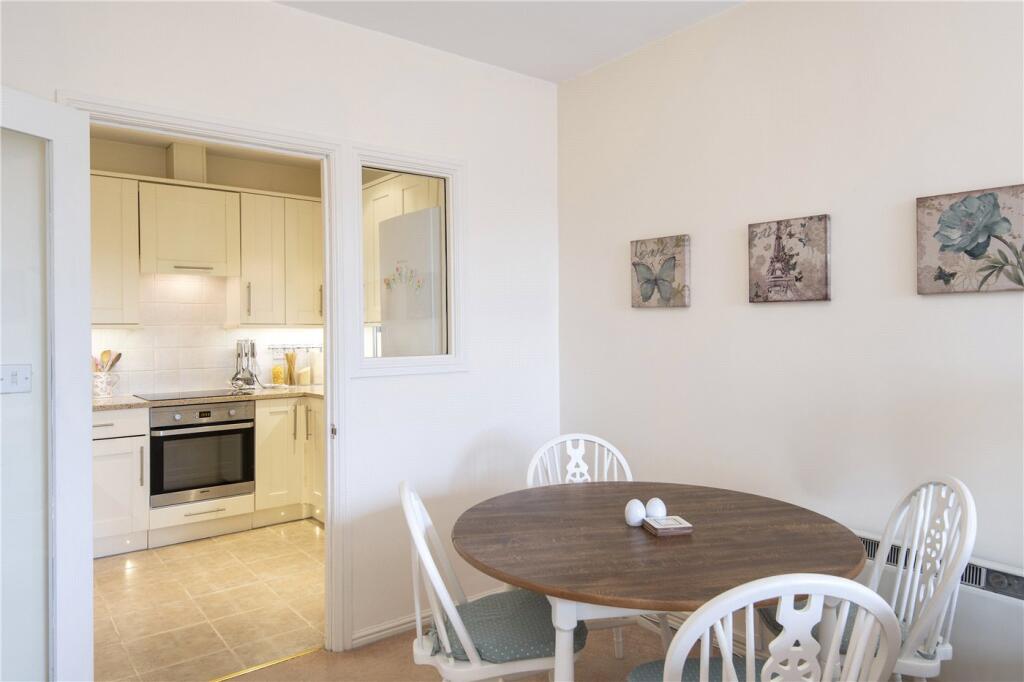 Kitchen &amp; Dining