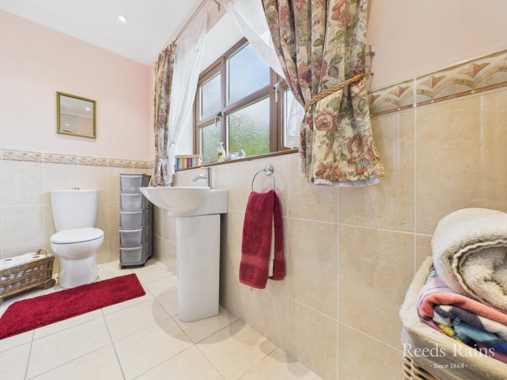 En-Suite 2
