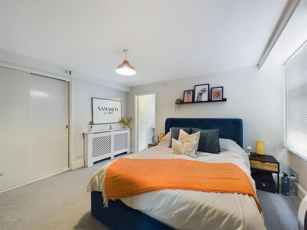 4 - Block of 4 Flats.jpg