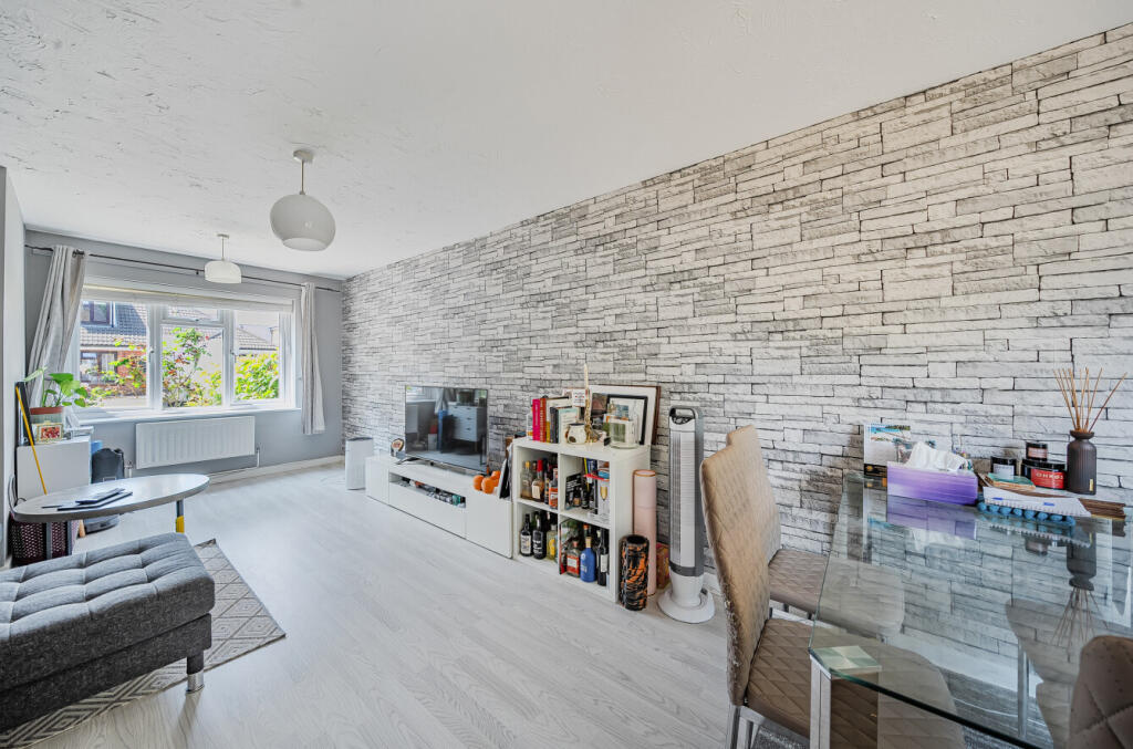 1290360-1-684c8a0...