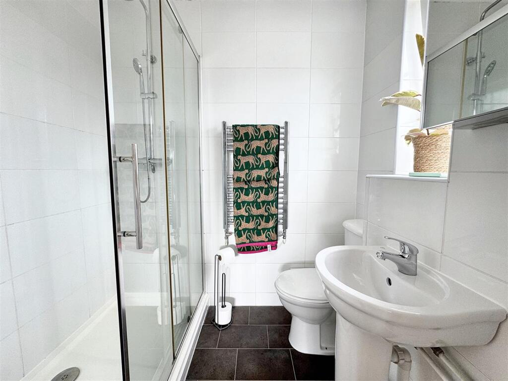 En-suite Bedroom One