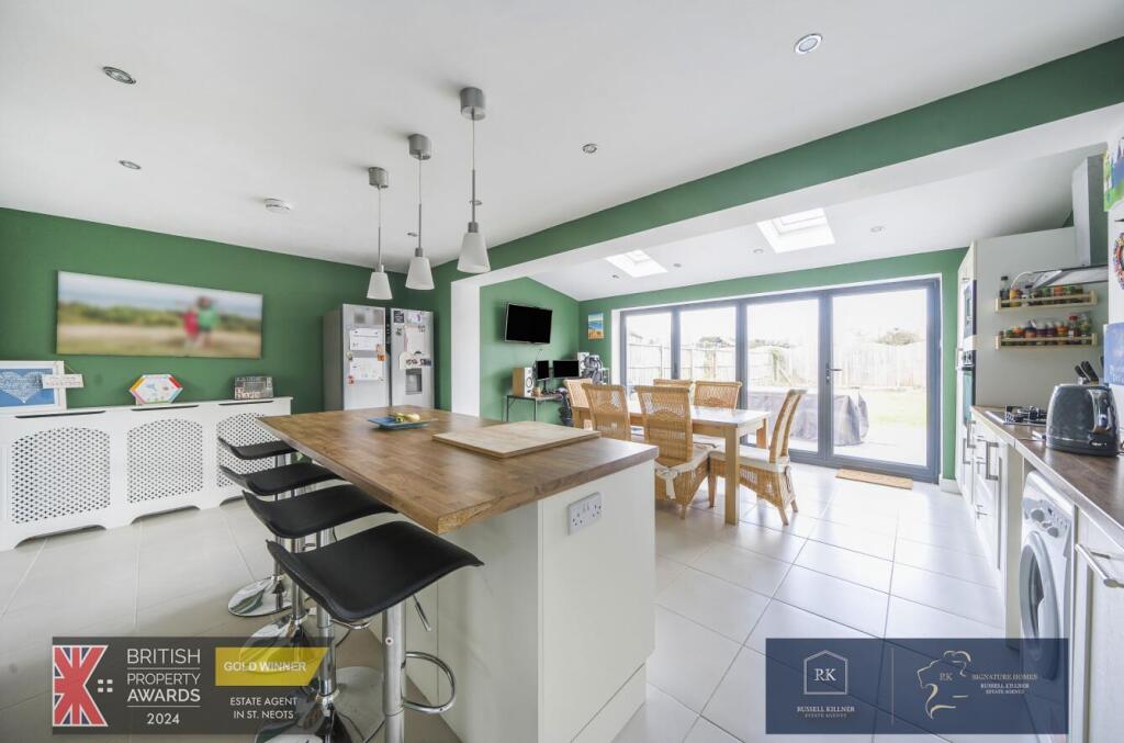 Kitchen/ Family Room.