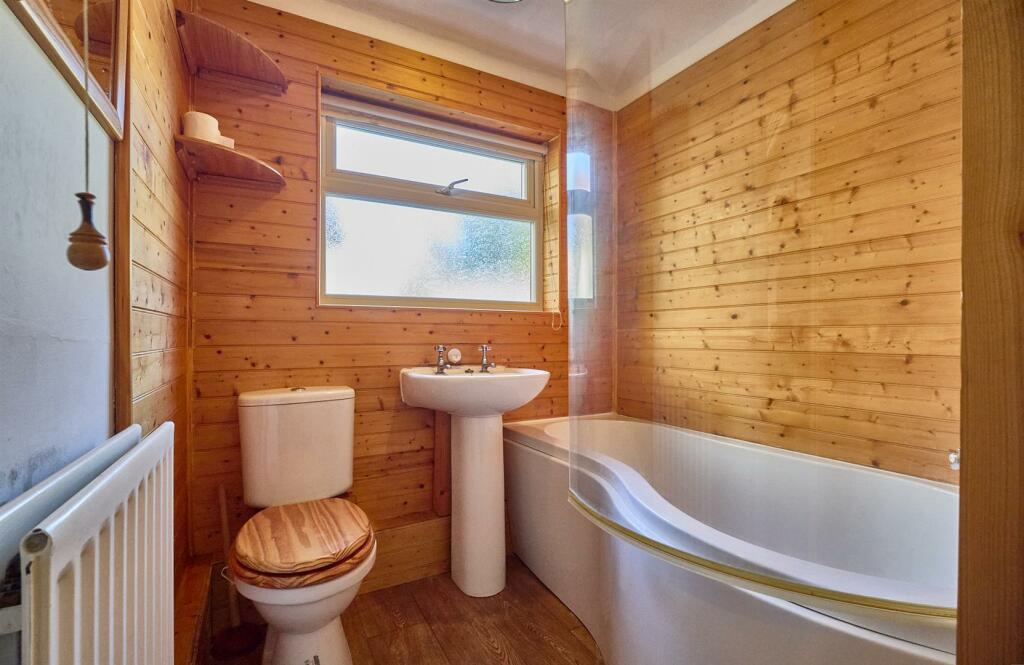 BATHROOM TO REAR