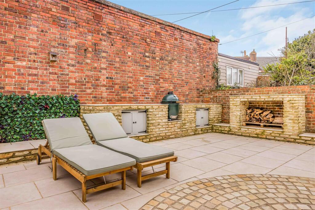 84 Northern Parade, Portsmouth-Small-PorticoMarket