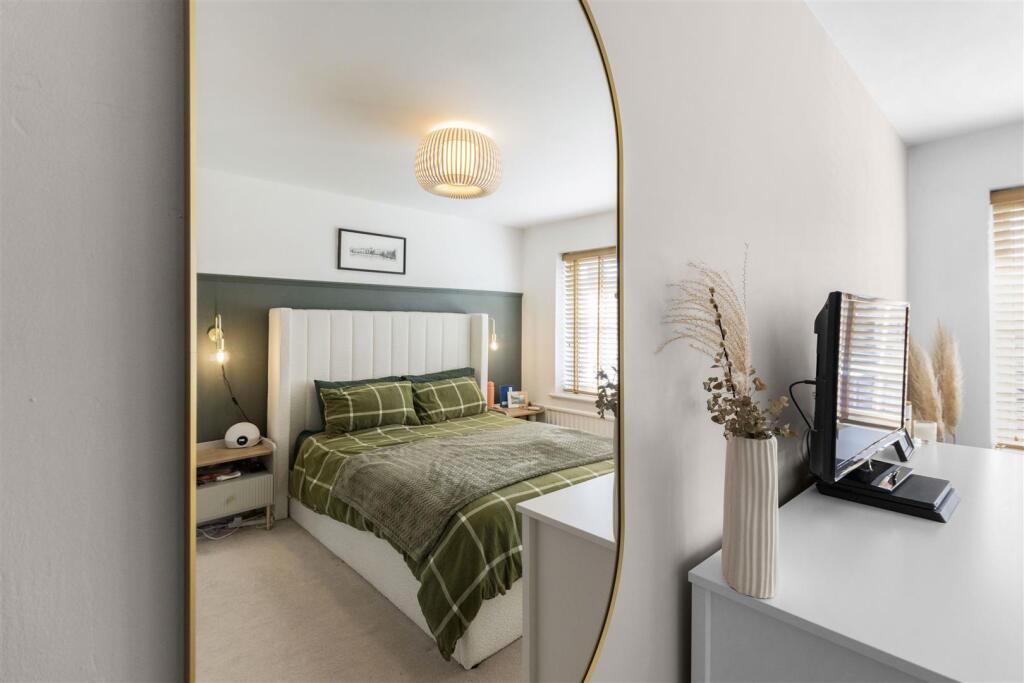bedroom one #4.jpg