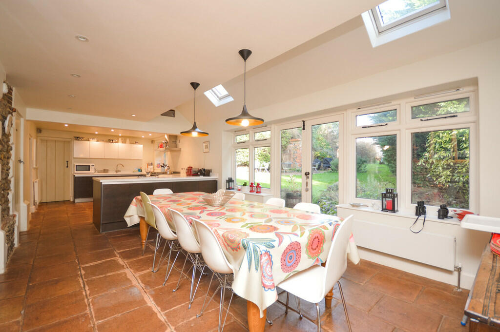 Dining Internal