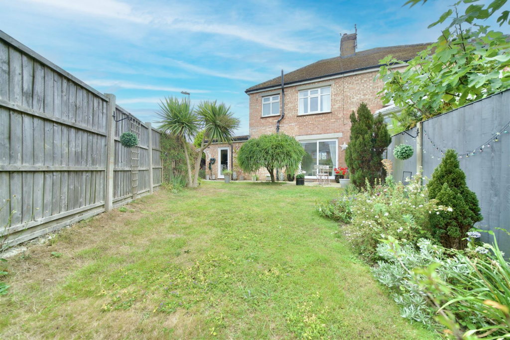 broadlands rear.png