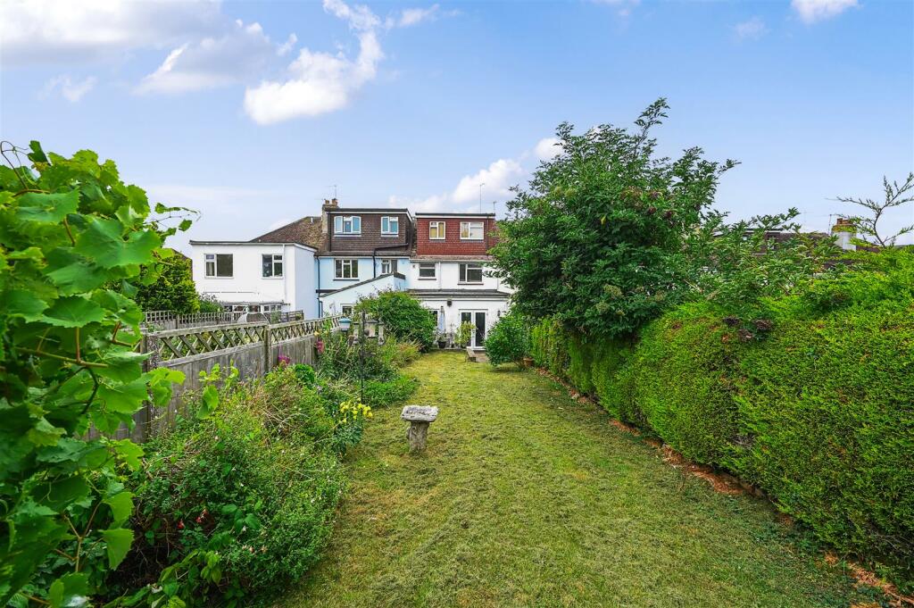 17 Sefton road, bn41 (2).jpg