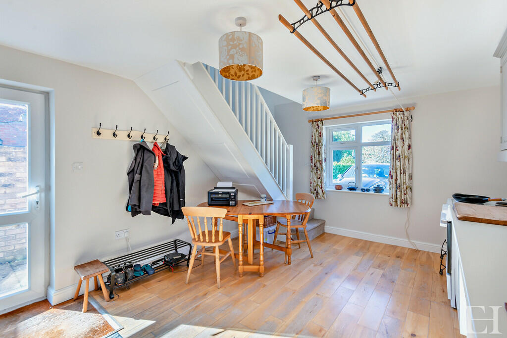 8623735-interiorW...