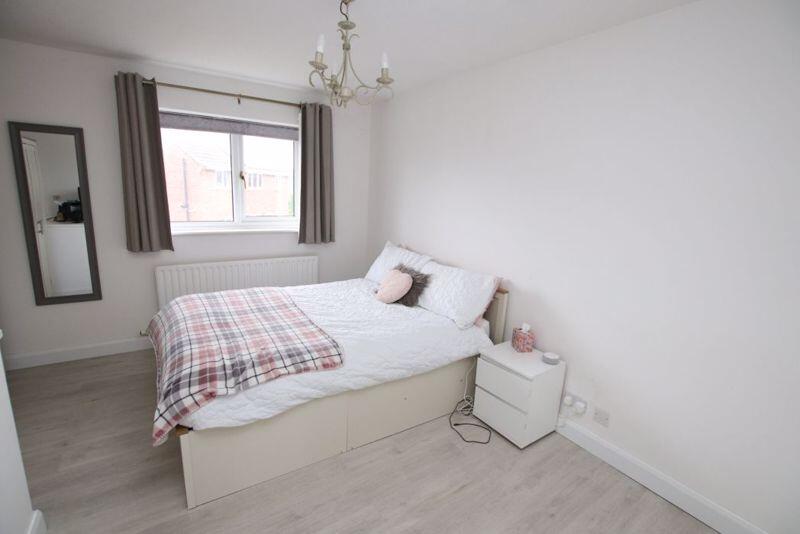 Bed 1 photo 2