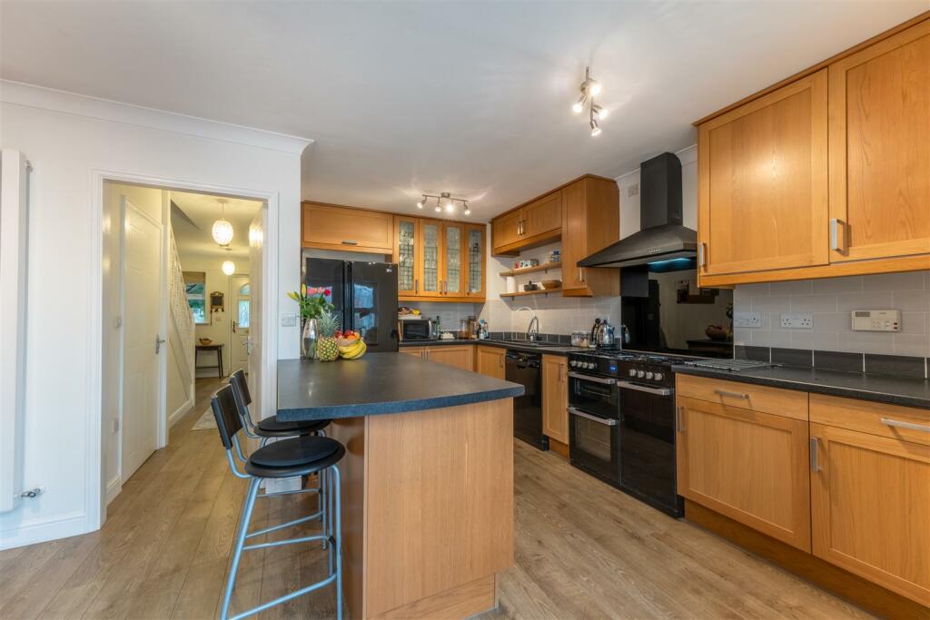 27 Harthill Close-006.jpg