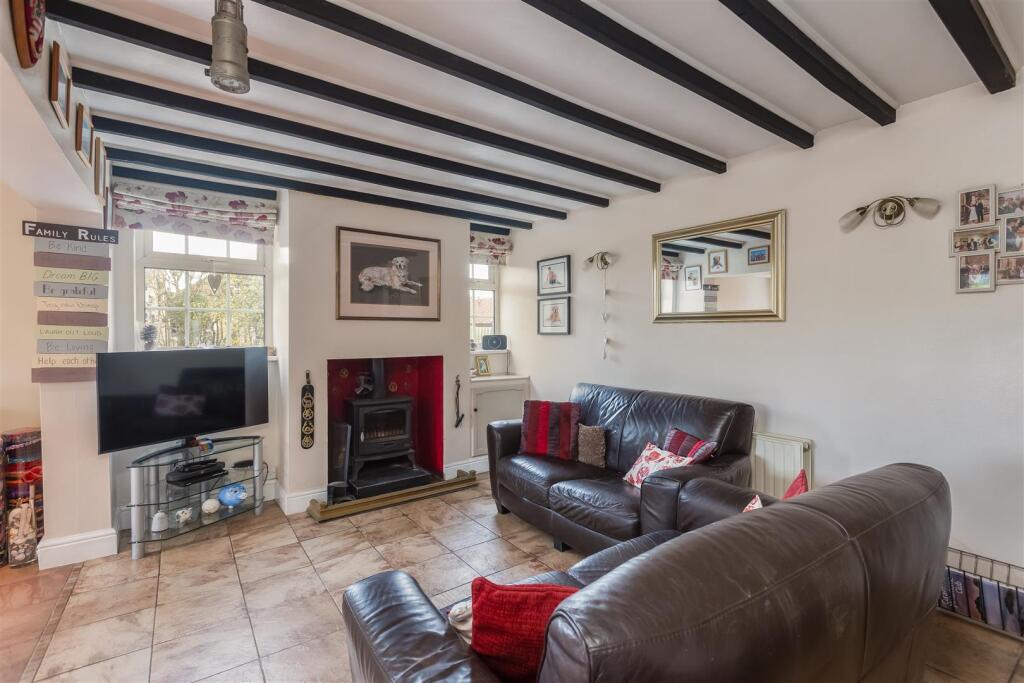 Westgate 25 Kitchen Living Room-4.jpg