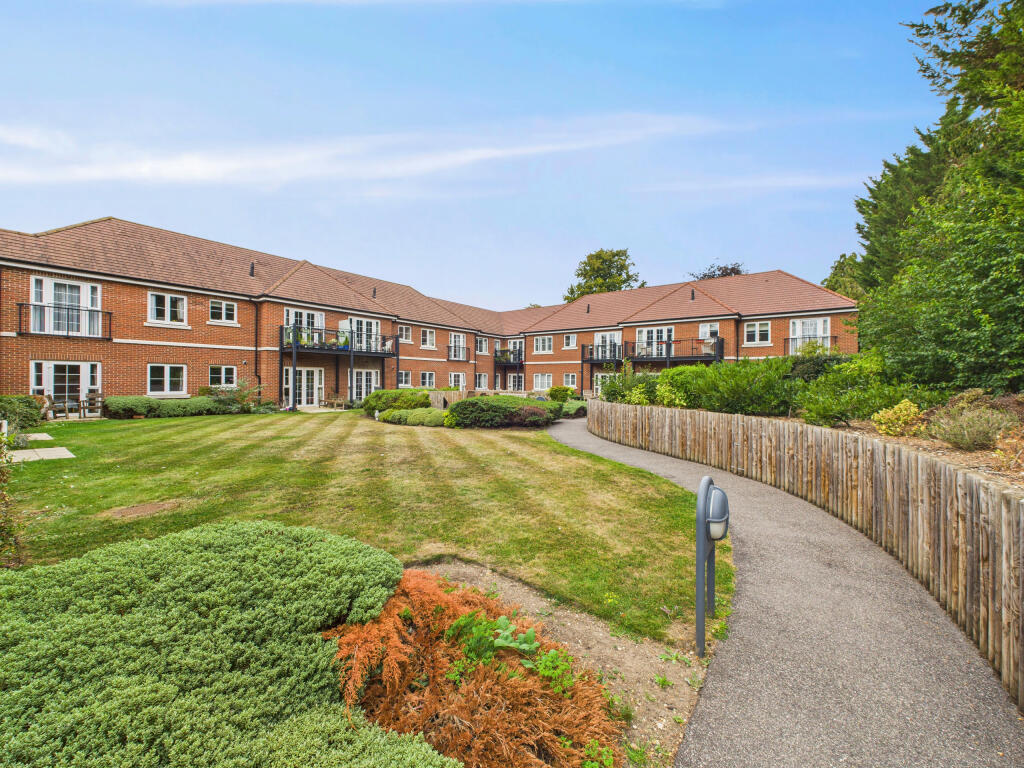 CAM02909G0-PR0473-STILL022