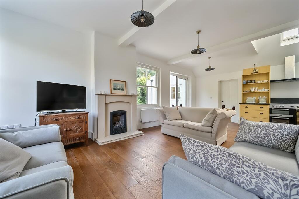 Family Room.jpg