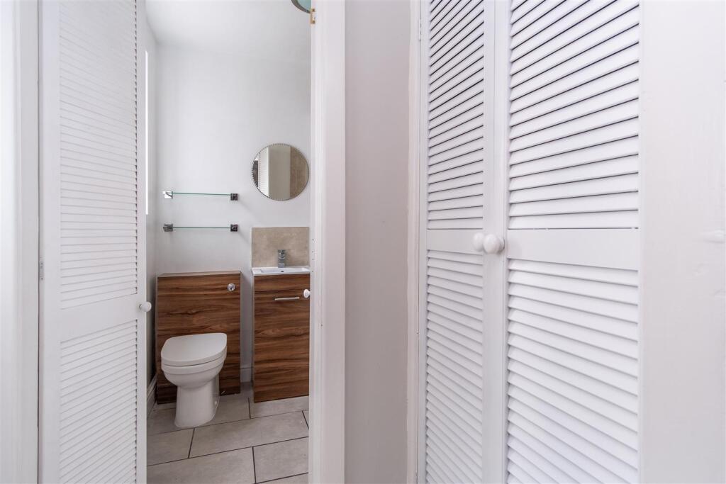 Hall/Family Bathroom
