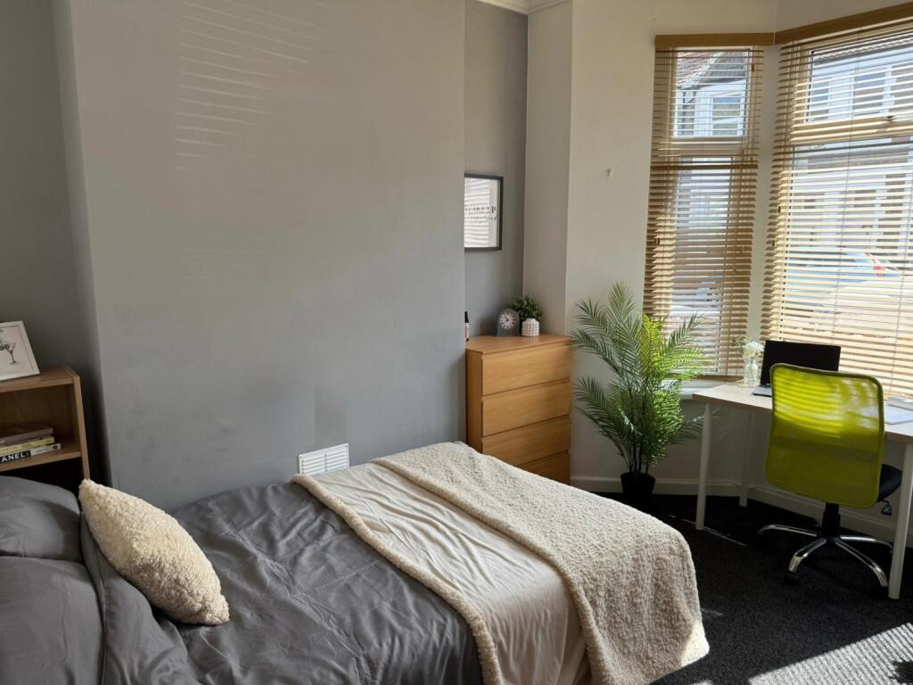 Call 02920 668585 to secure your viewing _17