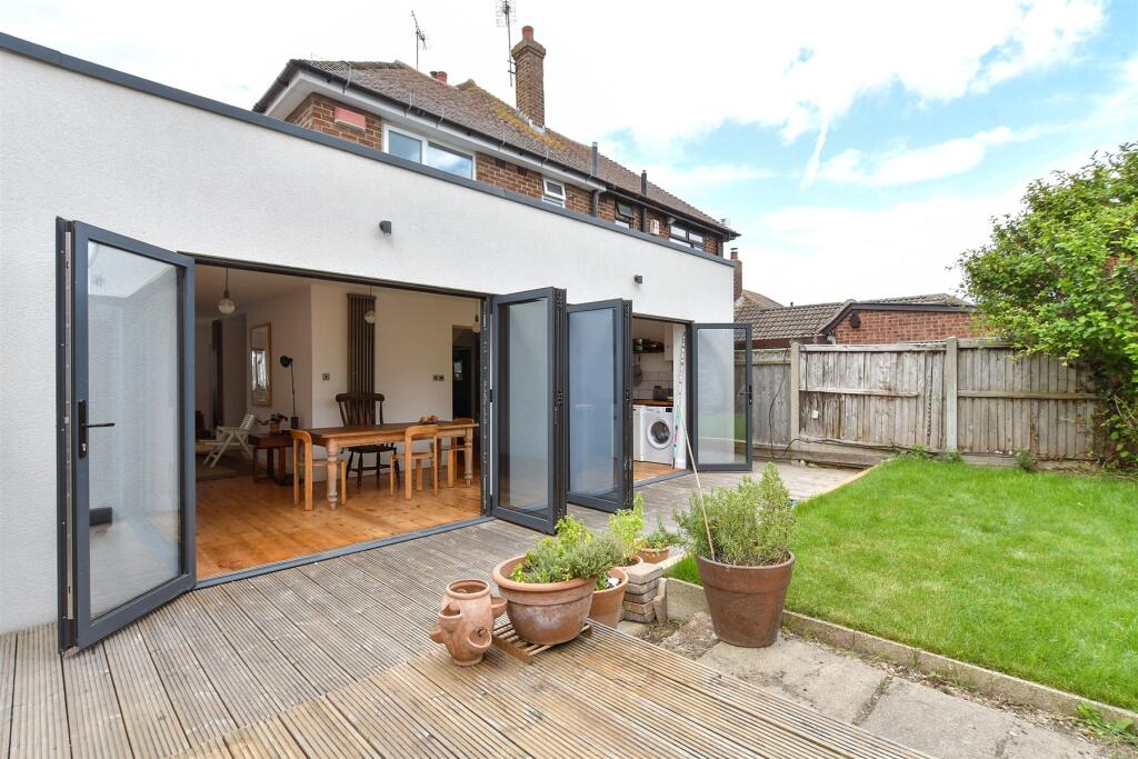 External Lifestyle Photograph