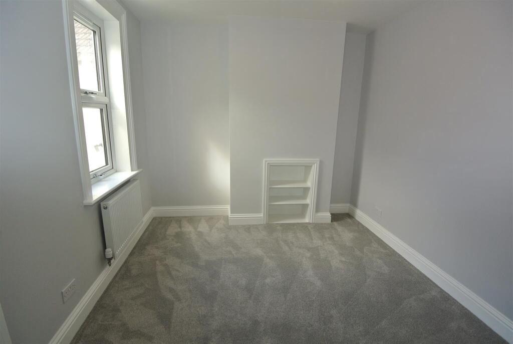 Bedroom 2.JPG