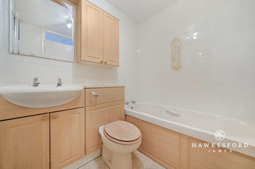 Stanhope Avenue, Sittingbourne - Bathroom