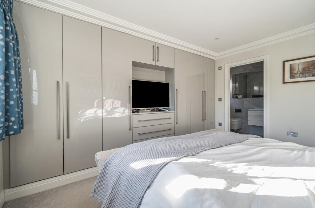 1372507-22-68fb49...