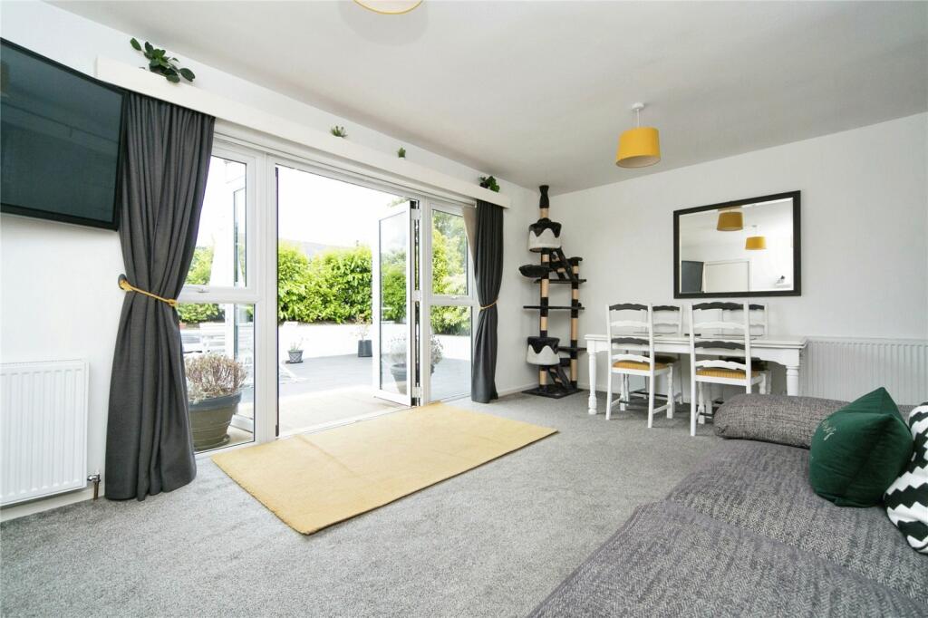 Living/Dining Room