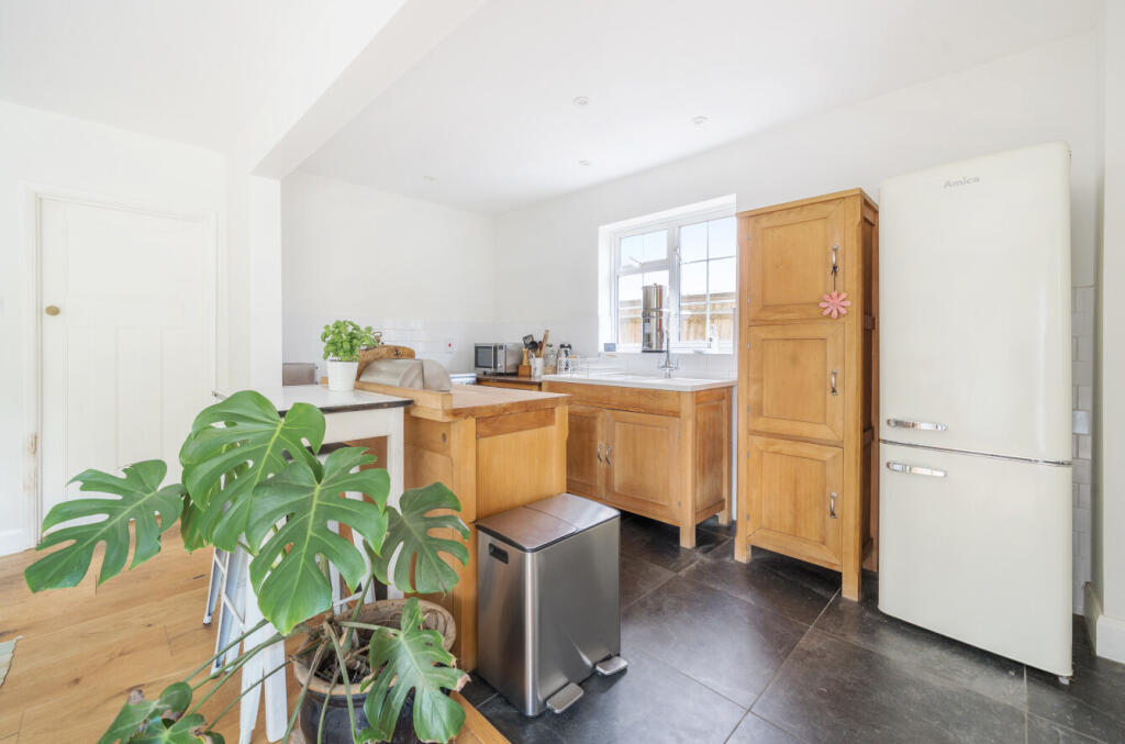 1313594-11-685bc2...