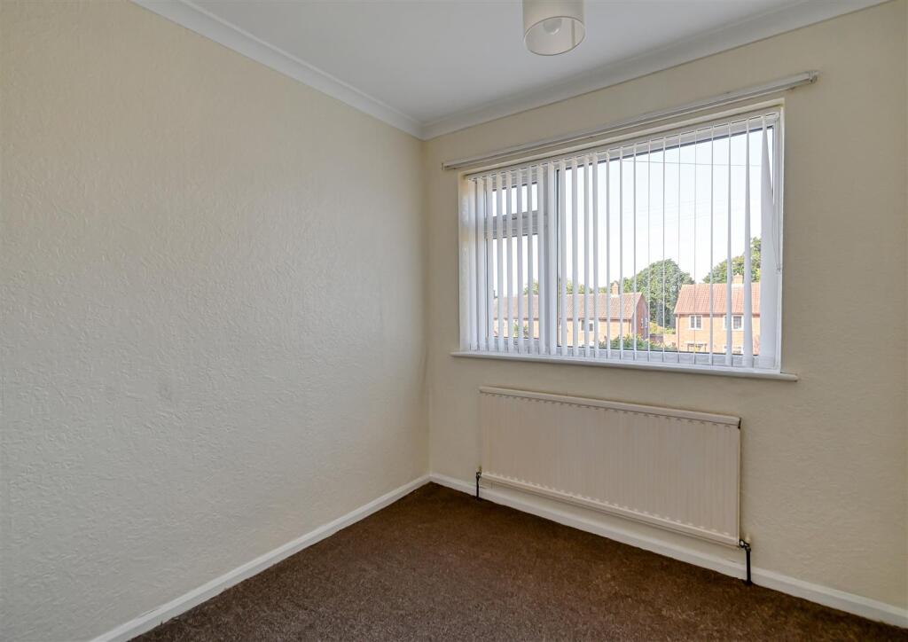 15 Lodge Lane-17.jpg