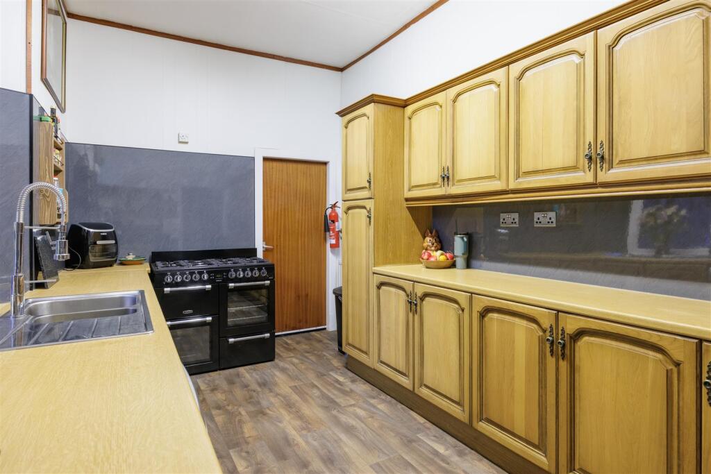 6kitchen.jpg