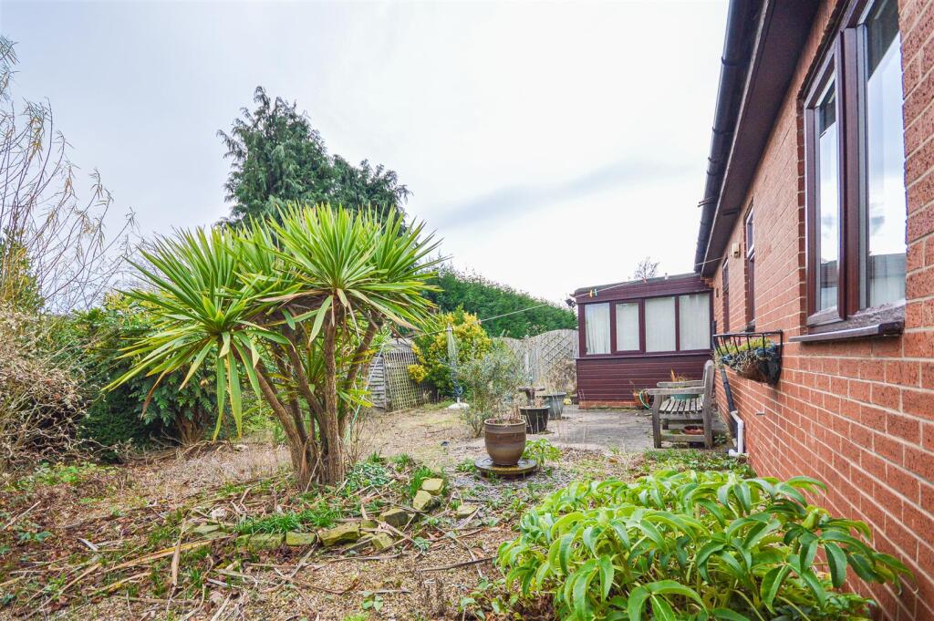 3 Brookfield Court garden.jpg