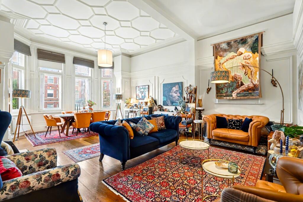 Finchley Road, Hampstead, London, NW3