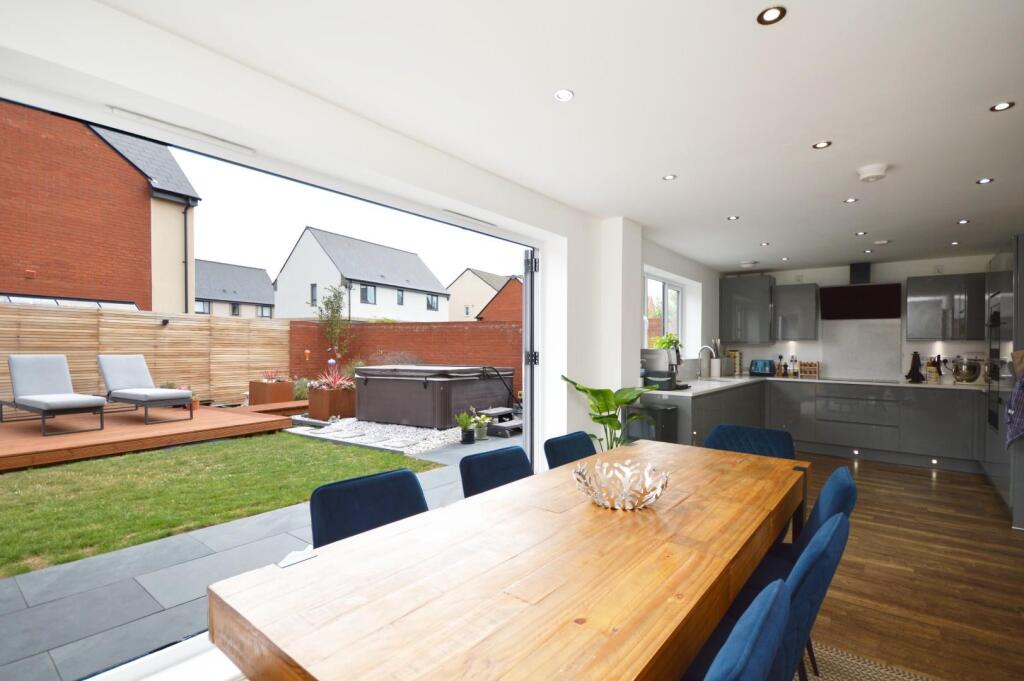 Open Plan Kitchen/Dining Room
