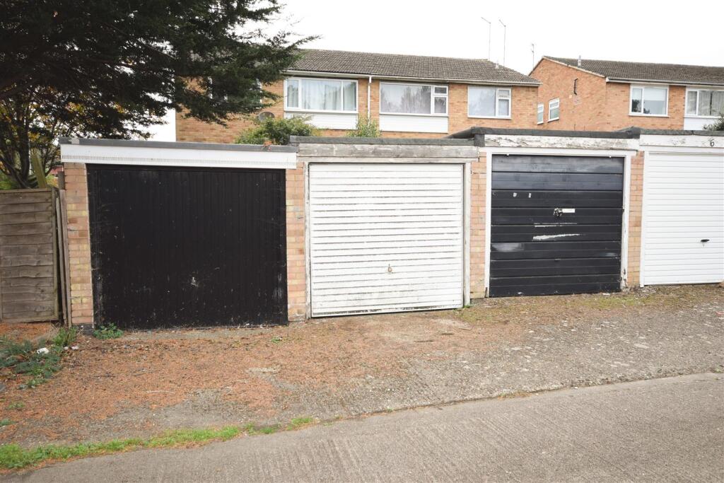SINGLE GARAGE
