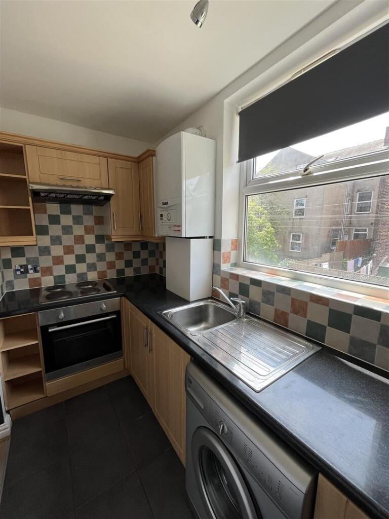 12, 4 SANDY GROVE KITCHEN 2.JPG