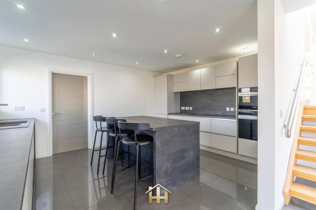 16B FALKLAND CRES DD53SQ 180325 EDIT (40 of 83).jp