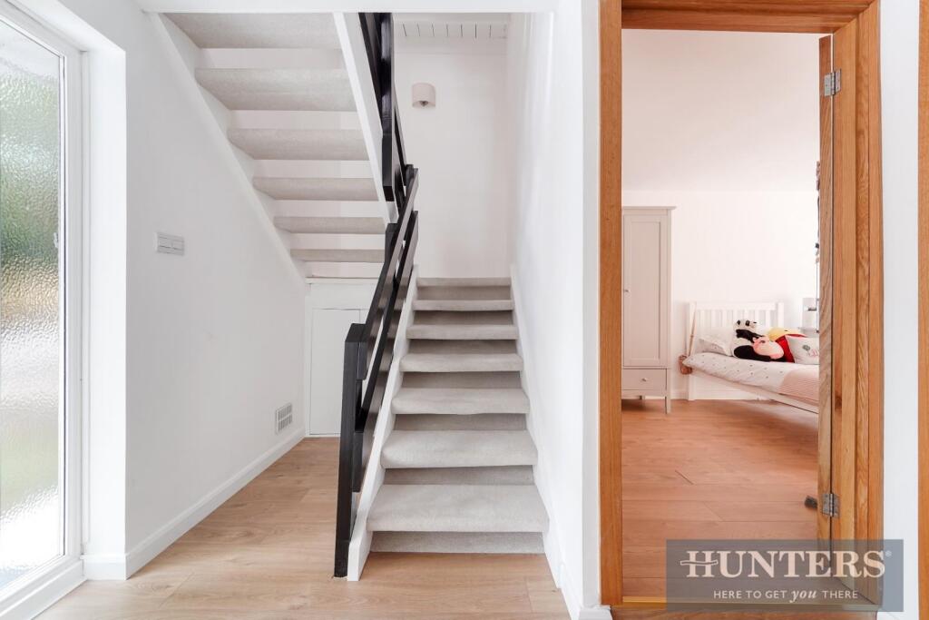 BARROW HILL CLOSE (6).jpg