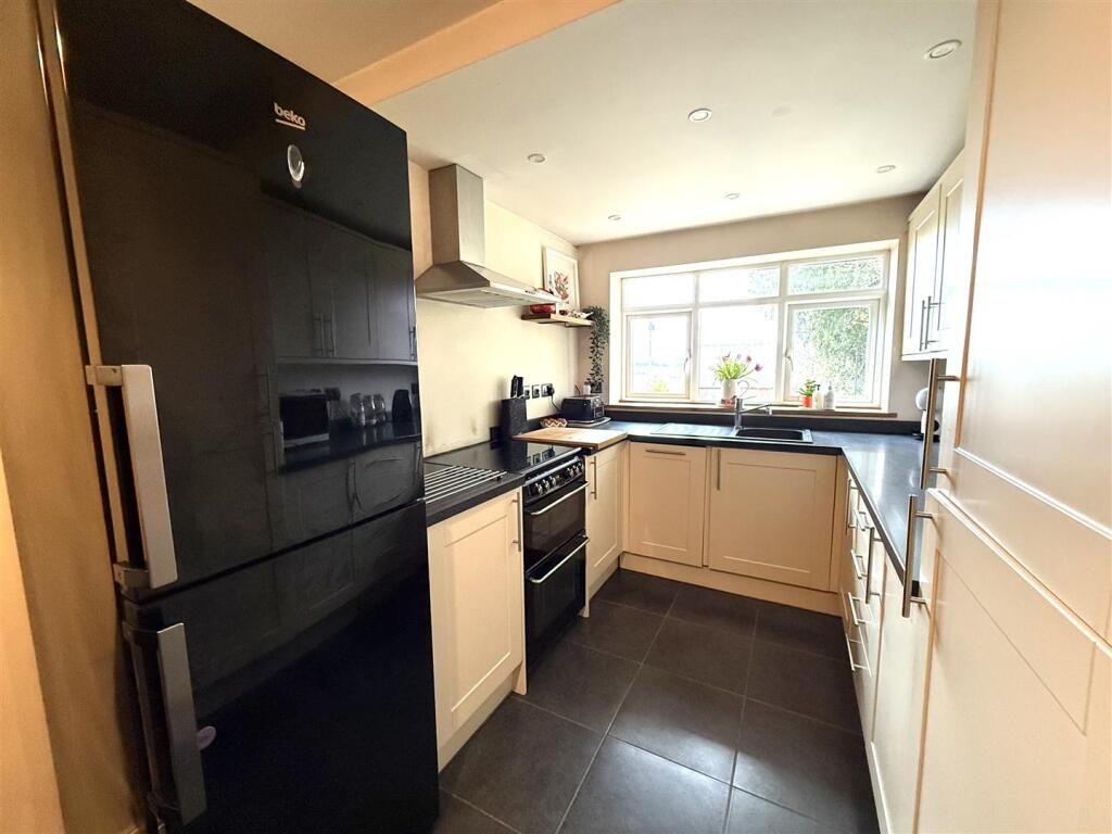 11 rectory lane kitchen 2.jpeg