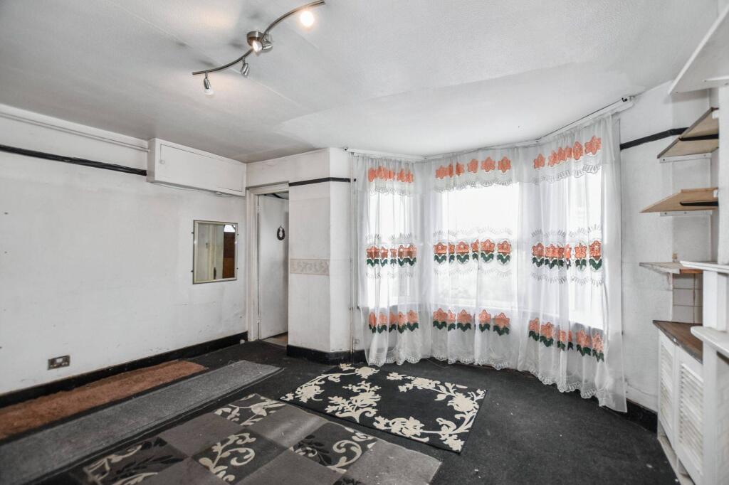 18 Ronver Road, London, SE12 0NJ