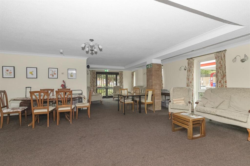 Resident Lounge 2.jpg