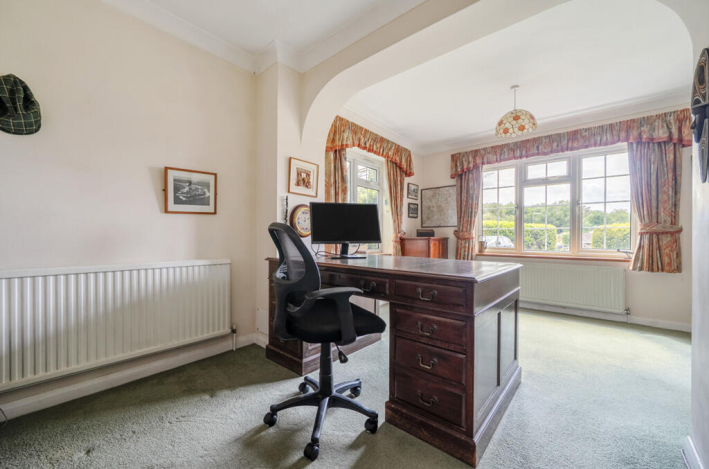 1298614-8-68307d2...