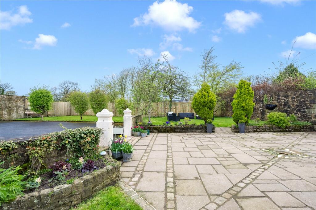 Side Patio &amp; Garden